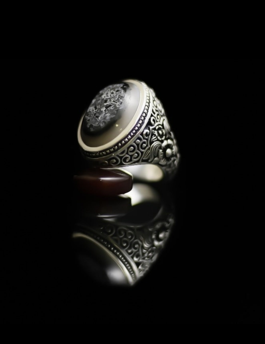 real transparent yemeni aqeeq , pure silver ring