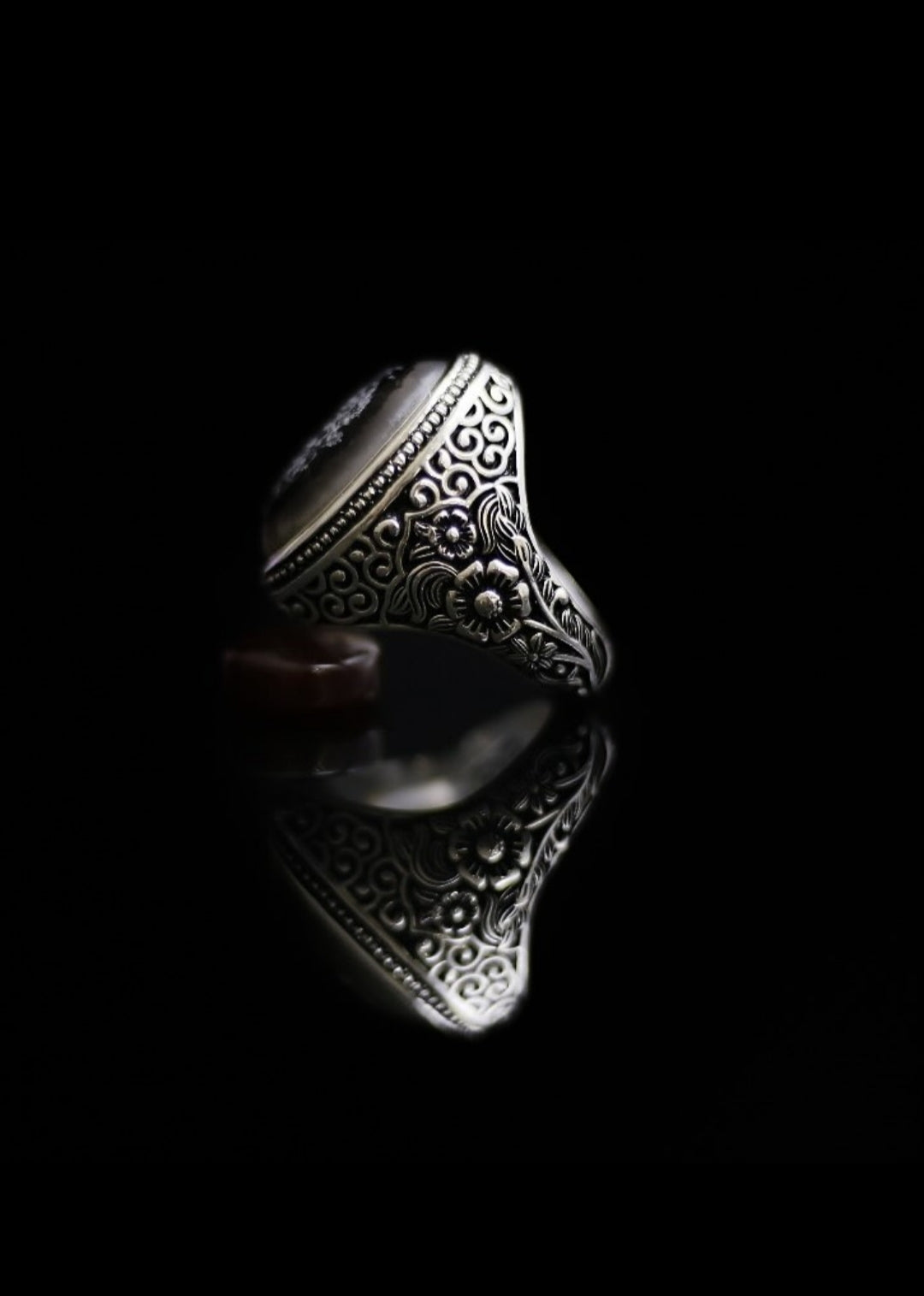 real transparent yemeni aqeeq , pure silver ring